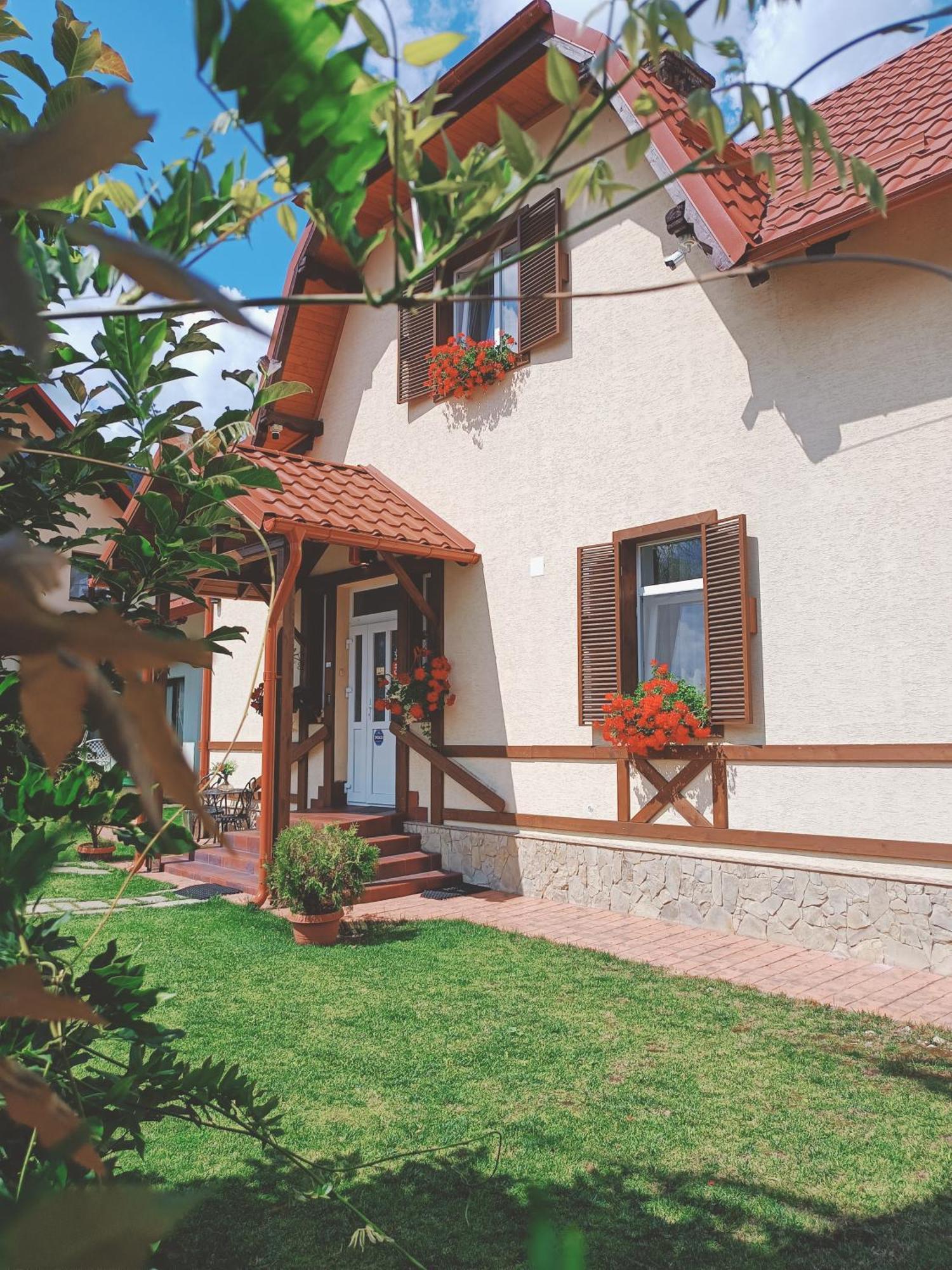 Residence Rooms Bucovina Campulung Moldovenesc Luaran gambar