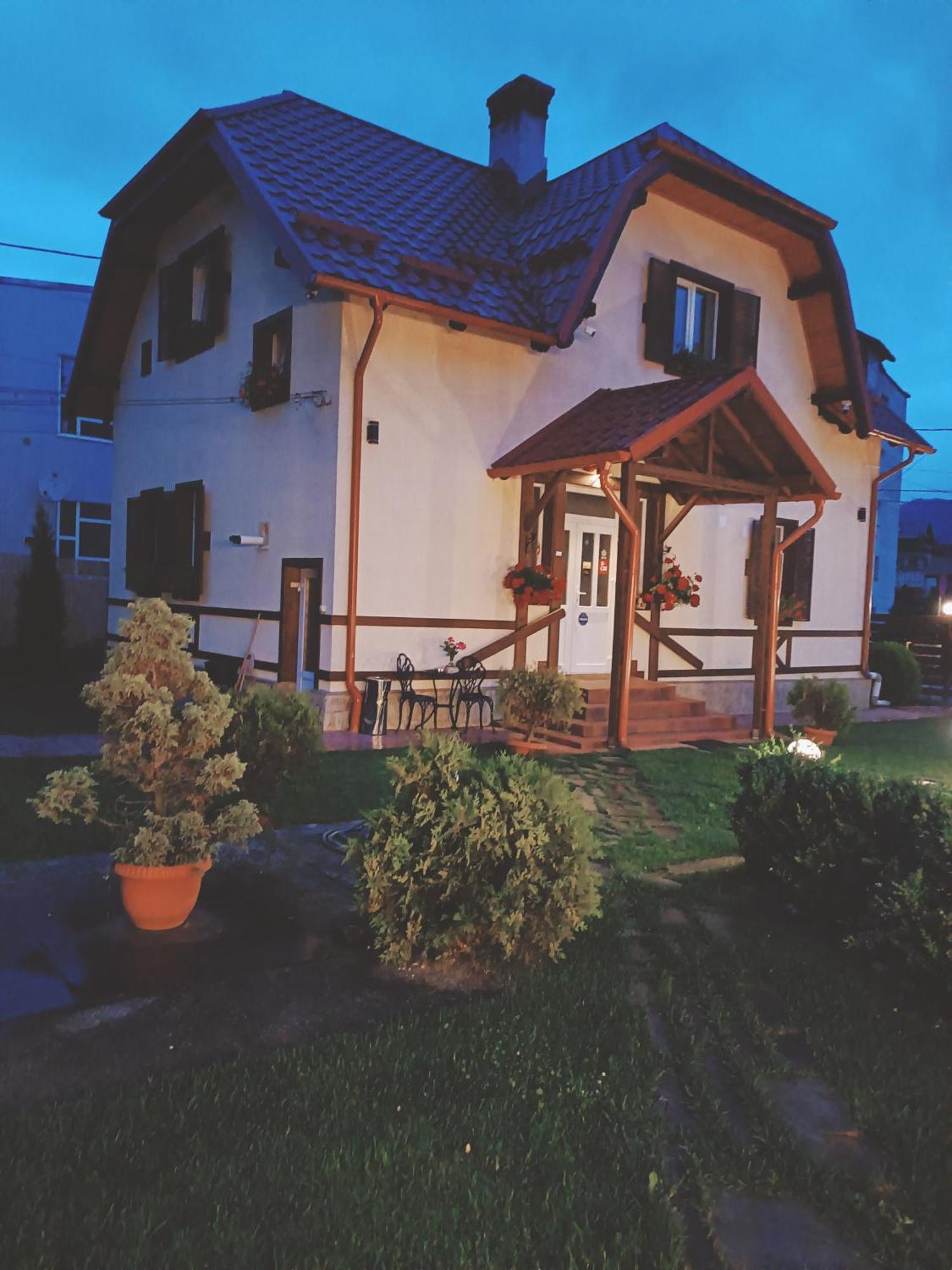 Residence Rooms Bucovina Campulung Moldovenesc Luaran gambar